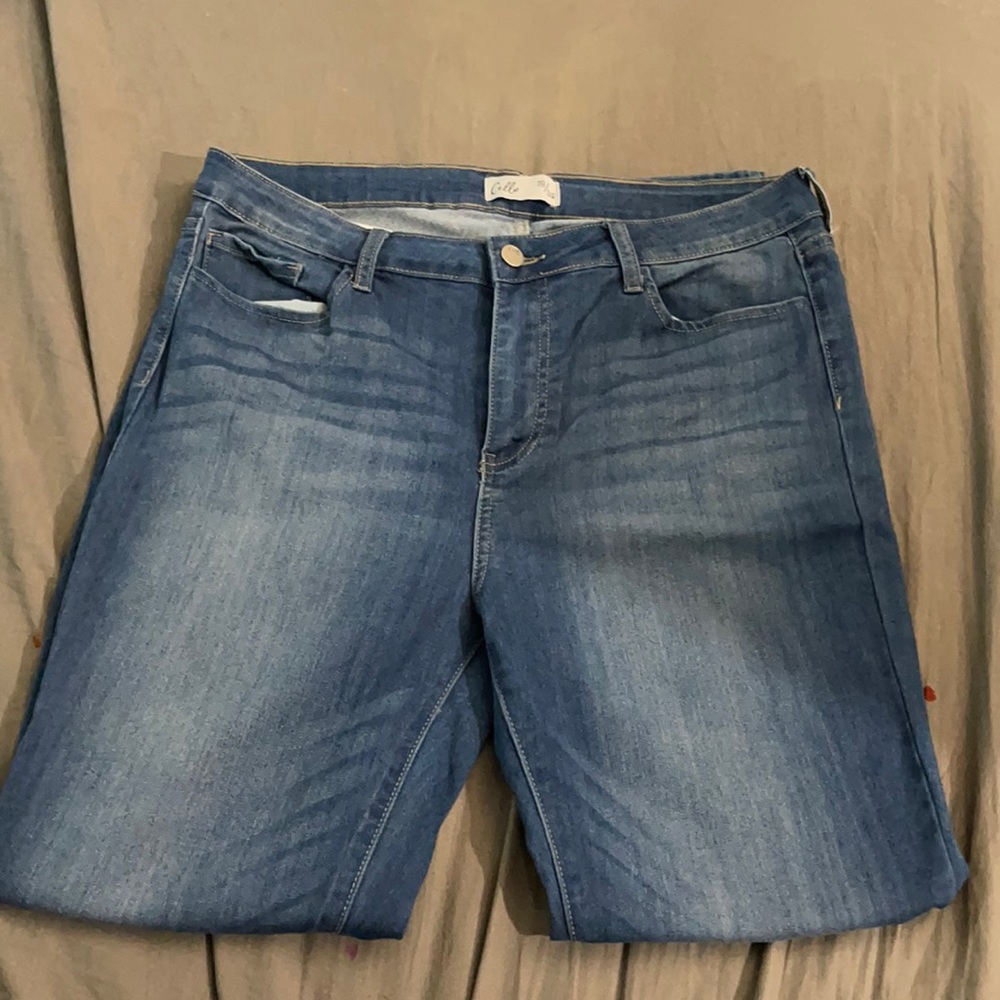 Women’s demin jeans